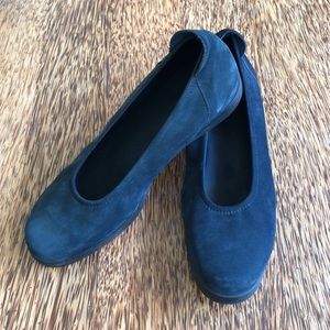 ARCHE navy suede ballet flats 37